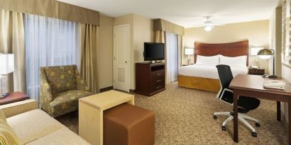 King room at Homewood Suites By Hilton Shreveport.