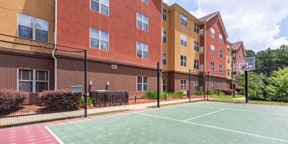 Tennis court at Homewood Suites By Hilton Shreveport.