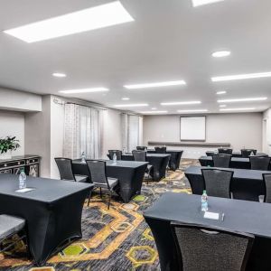 Meeting room at Homewood Suites By Hilton Shreveport.