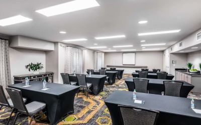 Meeting room at Homewood Suites By Hilton Shreveport.