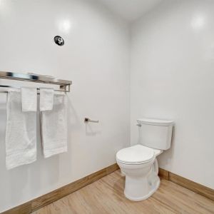 Day room with guest bathroom at Casablanca Inn.