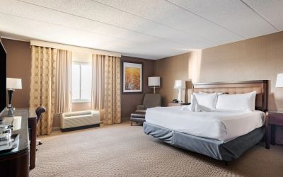 Bright and spacious day use room with work desk at Wyndham Omaha.