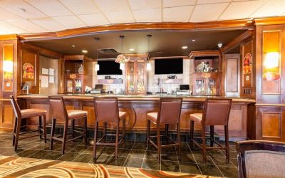 On-site bar and restaurant at Wyndham Omaha. 