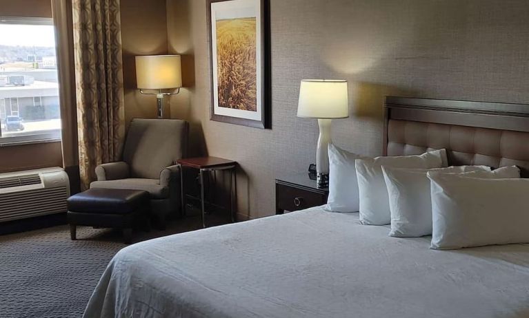 King bed at Wyndham Omaha.