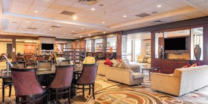 Lounge area and workspace at Wyndham Omaha.