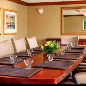 Professional meeting room at Wyndham Omaha.