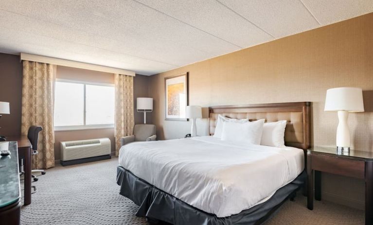 Day use room with work desk at Wyndham Omaha.