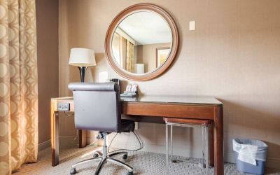 Day use room´s workspace at Wyndham Omaha.
