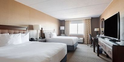 Day use twin room with work desk and private bathroom at Wyndham Omaha.