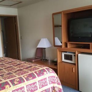 Day use room amenities at Milwaukie Inn Portland South.