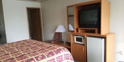 Day use room amenities at Milwaukie Inn Portland South.