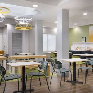 Diningroom at Spark By Hilton Guelph.