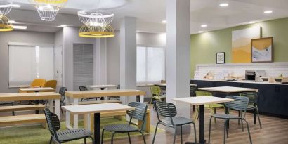 Diningroom at Spark By Hilton Guelph.