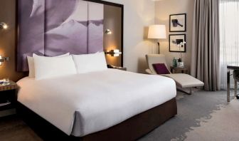 Day use room with natural light at Pullman Miami Airport.