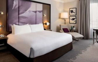 Day use room with natural light at Pullman Miami Airport.