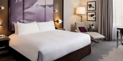 Day use room with natural light at Pullman Miami Airport.