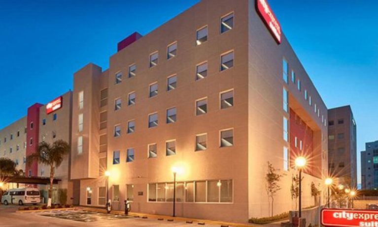 City Express Suites By Marriott Querétaro, Queretaro