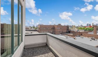 Outdoor patio at Aura Hotel Brooklyn.