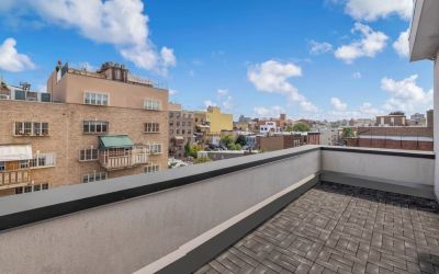 Outdoor patio at Aura Hotel Brooklyn.