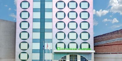 Exterior of Wyndham Garden Brooklyn Sunset Park.