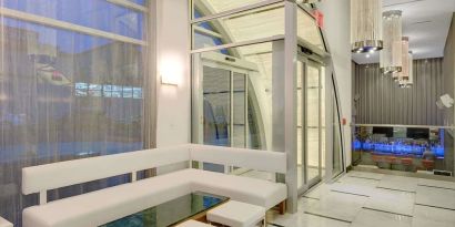 Lounge area at Wyndham Garden Brooklyn Sunset Park.