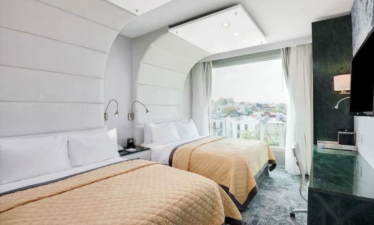 Day use twin room with work desk at Wyndham Garden Brooklyn Sunset Park.