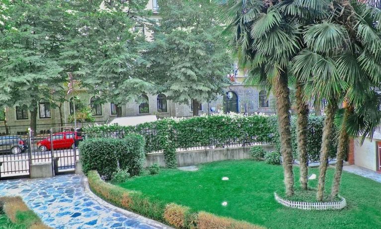 Garden at Aiello Suites Executive.