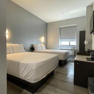Day use twin room with workspace at King Hotel Brooklyn.