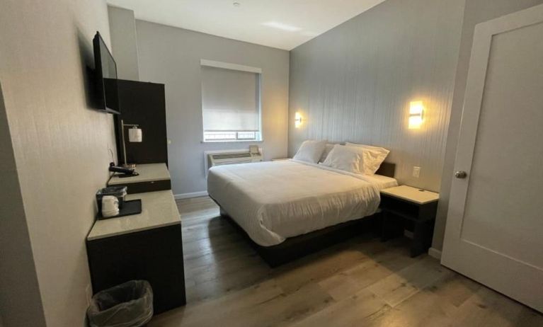 Day use room with workspace at King Hotel Brooklyn.
