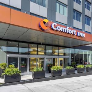 Exterior view of Comfort Inn Prospect Park-Brooklyn.