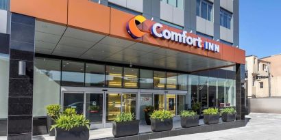 Exterior view of Comfort Inn Prospect Park-Brooklyn.