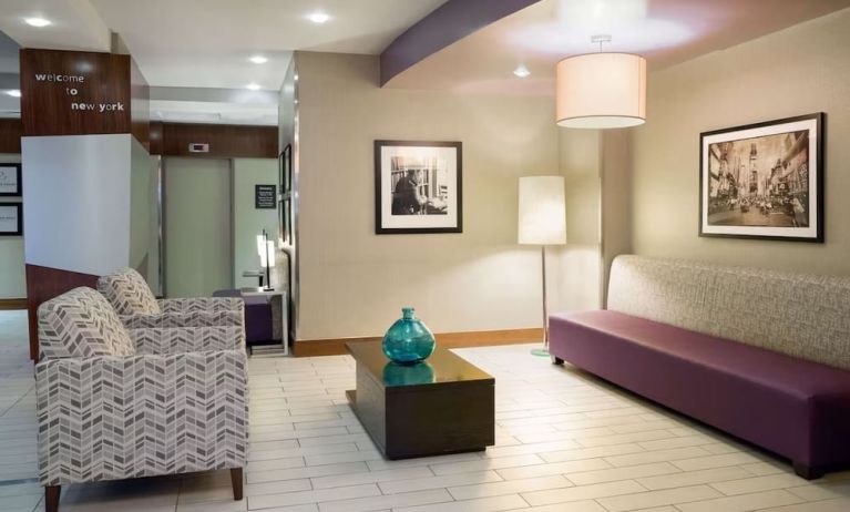 Lounge seating at Hampton Inn Manhattan - Madison Square Garden.