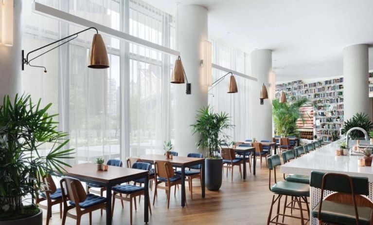 On-site restaurant with comfortable seating at Graduate New York.