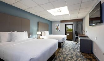 Day use twin room with work desk and private bathroom at Regency Miami Airport By Sonesta.