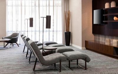 Lounge seating at Courtyard Miami Dolphin Mall.