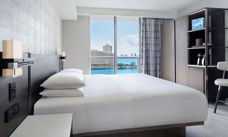 Standard room with king bed, balcony and private bathroom at Hyatt Centric Brickell Miami.