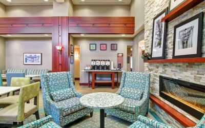 Lobby seating at Hampton Inn And Suites Guelph.