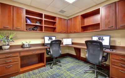 Business center at Hampton Inn And Suites Guelph.