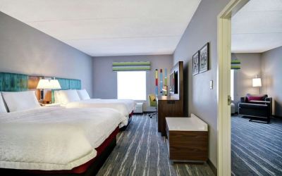 Queen beds at Hampton Inn And Suites Guelph.