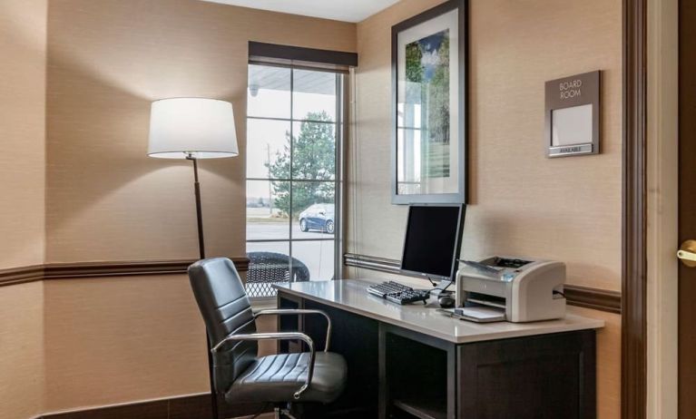 Work station at Comfort Inn & Suites Geneva - West Chicago.