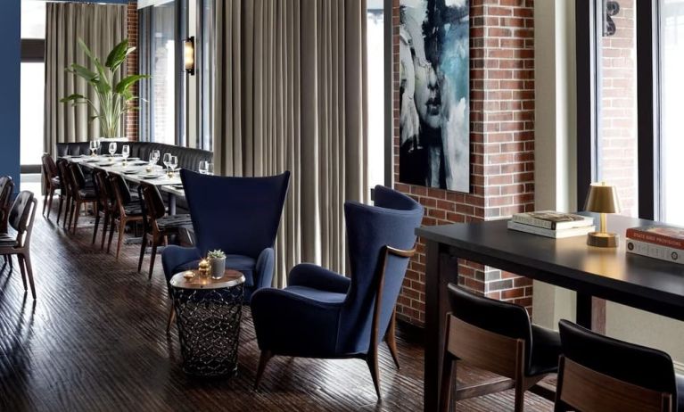 Dining area perfect for coworking at The Boxer Boston.