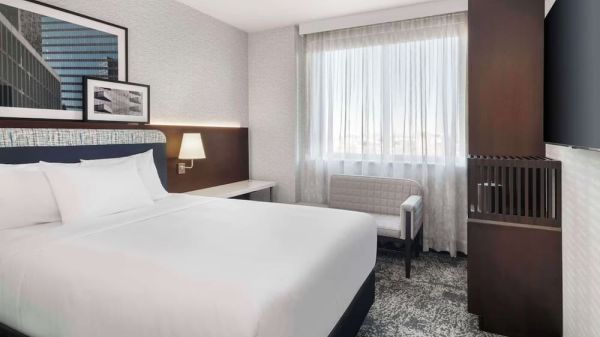 Hotel DoubleTree By Hilton Long Island City, NY image