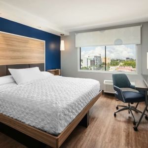 Day use room at Tru By Hilton Ft. Lauderdale Airport.