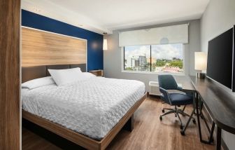 Day use room at Tru By Hilton Ft. Lauderdale Airport.
