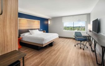 Day use room at Tru By Hilton Ft. Lauderdale Airport.