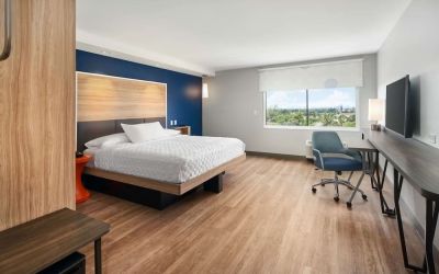Day use room at Tru By Hilton Ft. Lauderdale Airport.