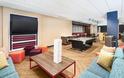 Lounge and coworking space at Tru By Hilton Ft. Lauderdale Airport.