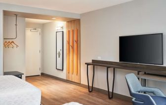 Day use room at Tru By Hilton Ft. Lauderdale Airport.