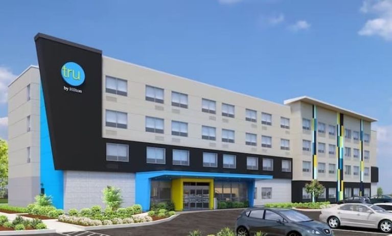 Hotel exterior at Tru By Hilton Atlanta Northlake Parkway.