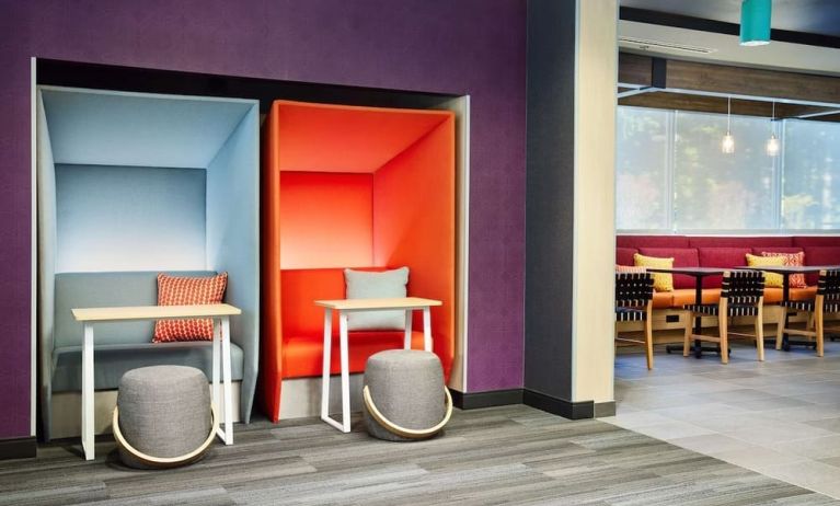 Coworking cubicles at Tru By Hilton Atlanta Northlake Parkway.